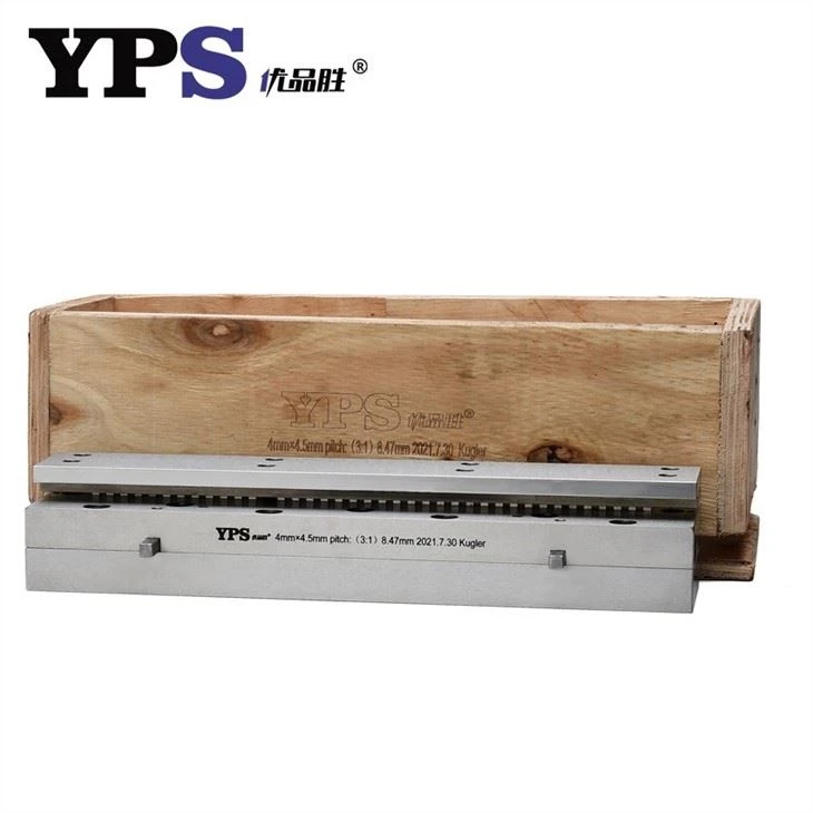 Squre punching mould
